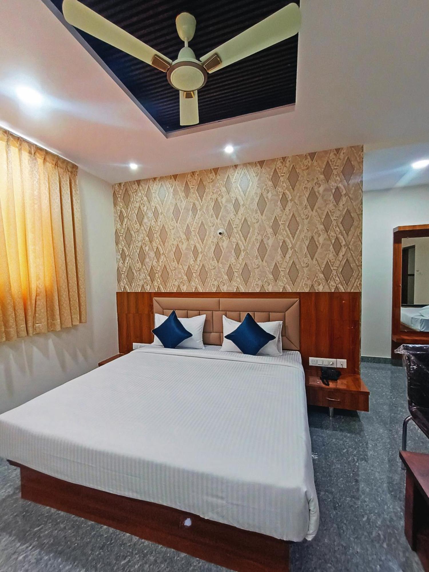 Hotel Achhu Palace Bengalúr Exteriér fotografie