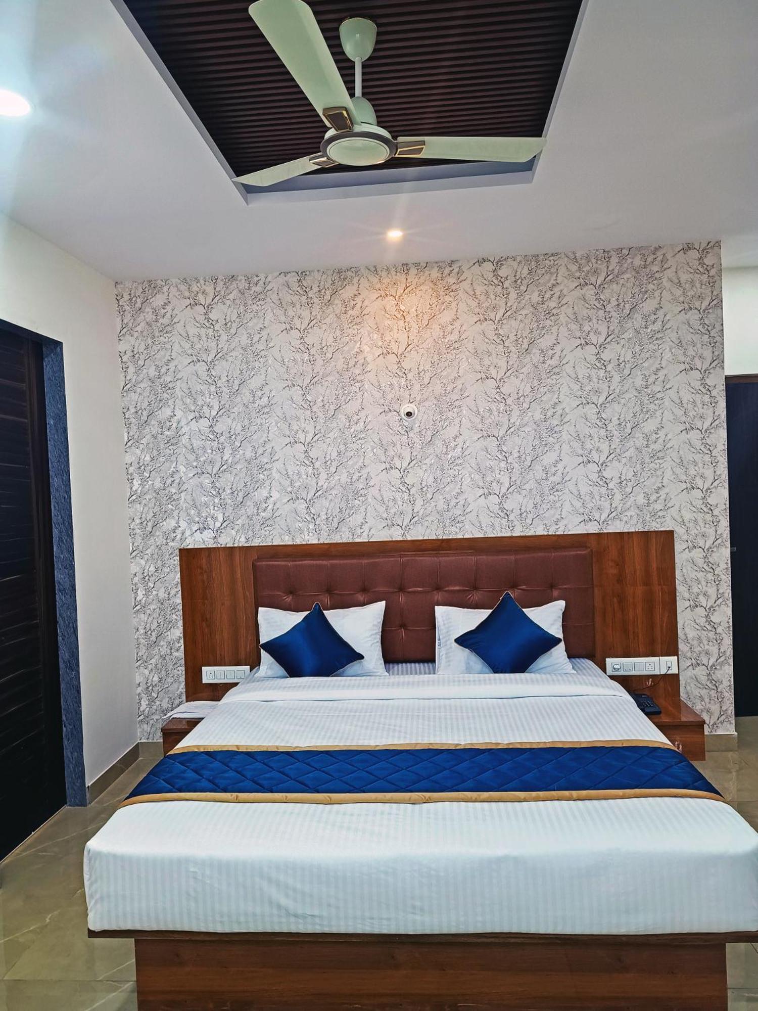 Hotel Achhu Palace Bengalúr Exteriér fotografie